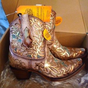 NWT Corral Geraldine Ankle Boots-Gold/cream